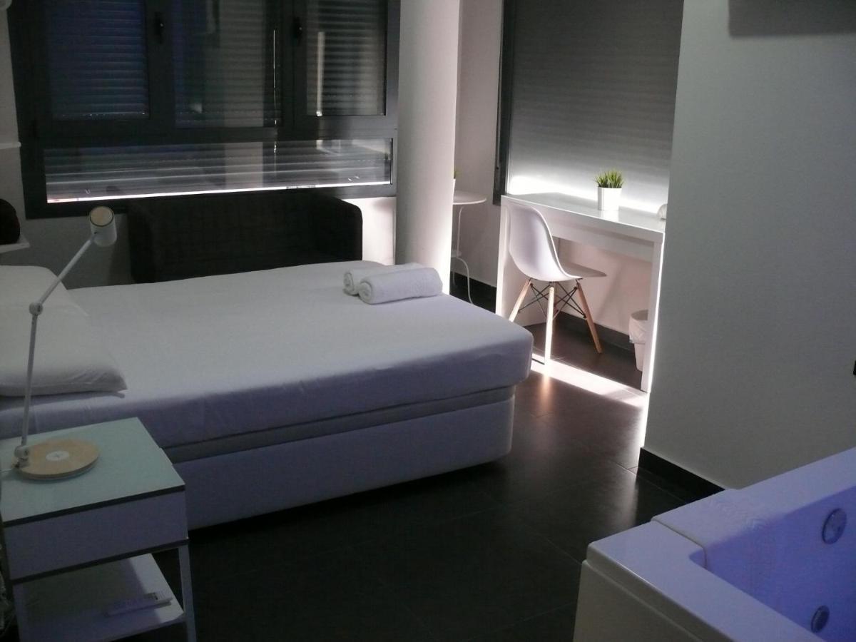 Hostal Letto Dal Mare Валенсия Экстерьер фото