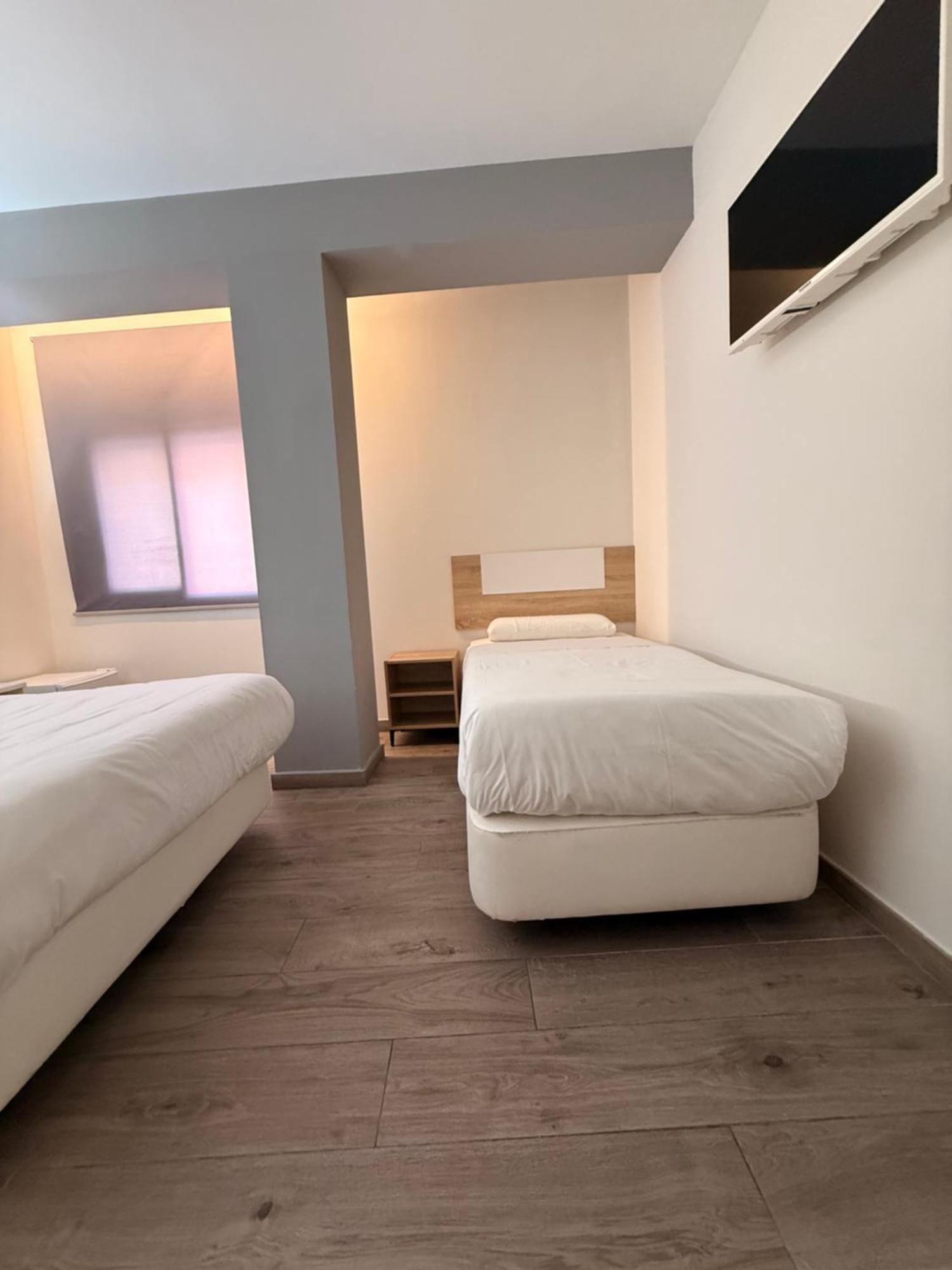 Hostal Letto Dal Mare Валенсия Экстерьер фото
